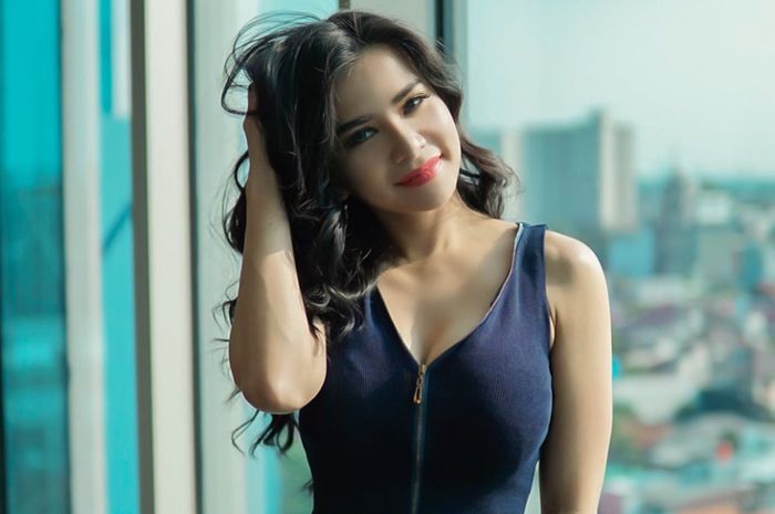 Maria Vania, wanita yang disebut-sebut tengah dekat dengan Tukul Arwana