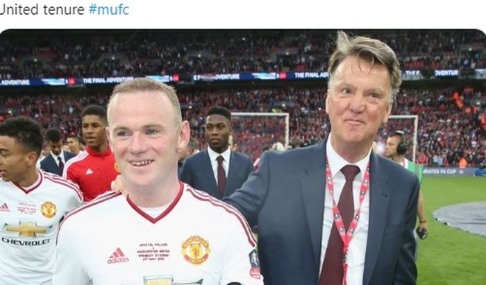 Wayne Rooney dan Louis van Gaal ketika sama-sama masih memperkuat Manchester United. 