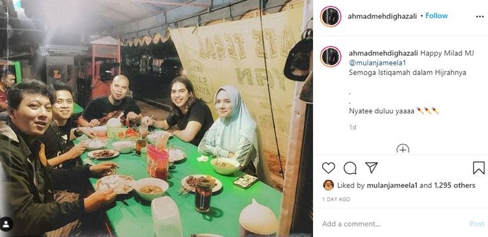 Ahmad Dhani dan Mulan Jameela makan di warung sate pinggir jalan