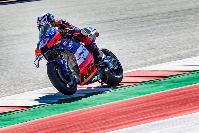 Aksi pembalap Red Bull KTM Tech3, Iker Lecuona, pada balapan MotoGP Styria di Red Bull Ring, Austria, 23 Agustus 2020.