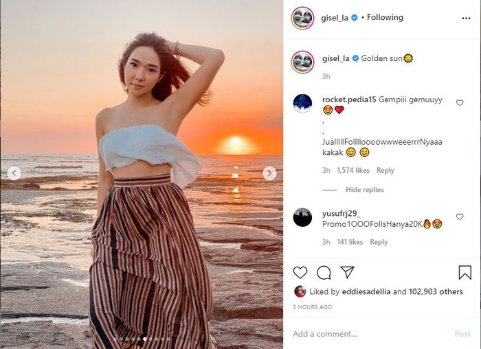 Potret seksi Gisella Anastasia saat berada di kota Bali.