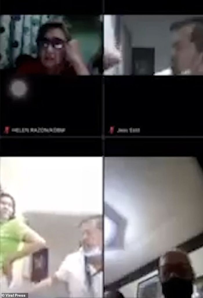 Reaksi para peserta rapat melihat pemandangan tersebut.