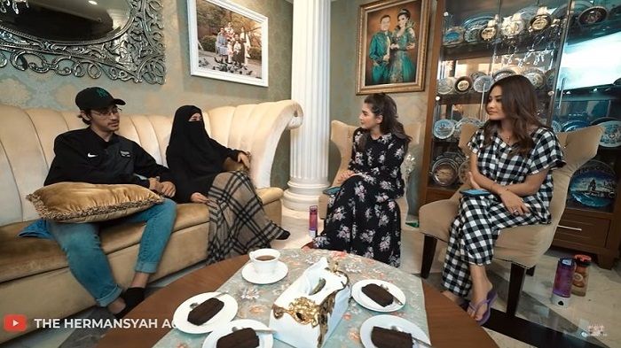 Umi Pipik ungkap Abidzar yang sempat ingin <a href='https://kupang.tribunnews.com/tag/putus-sekolah' title='putus sekolah'>putus sekolah</a> sepeninggal almarhum <a href='https://kupang.tribunnews.com/tag/uje' title='Uje'>Uje</a>