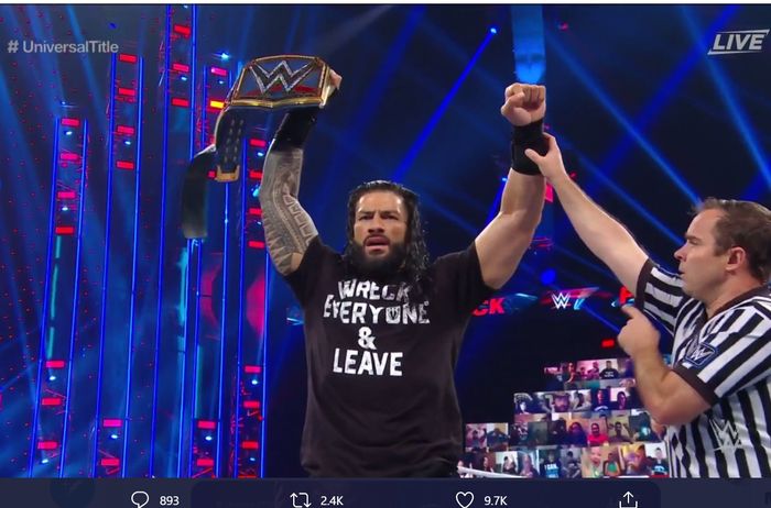 Roman Reigns, juara baru WWE Universal Championship.