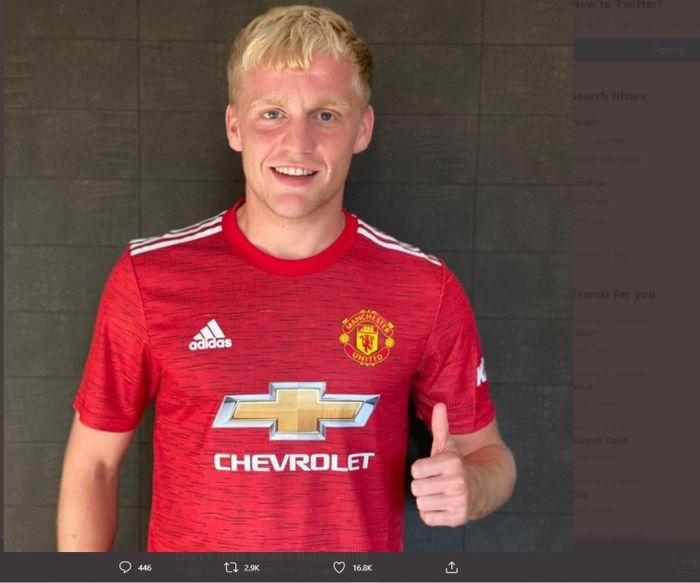 Donny van de Beek resmi bergabung dengan Manchester United dari Ajax Amsterdam.