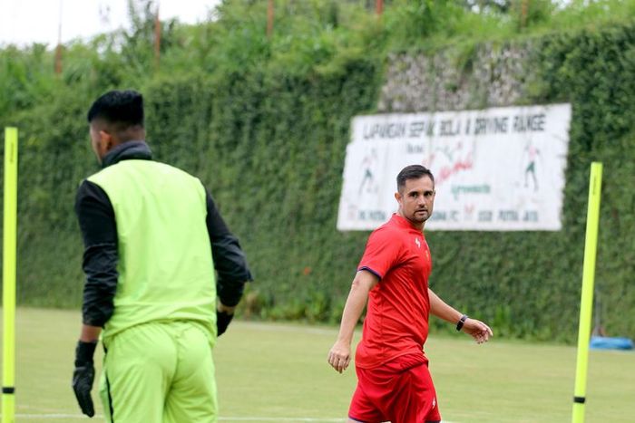 Pelatih kiper Arema FC, Felipe Americo.