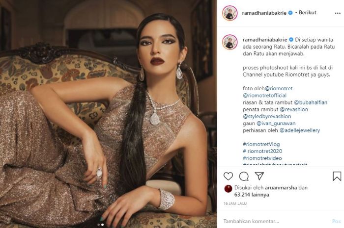 Potret cantik Nia Ramadhani yang disebut mirip dengan barbie. (Tangkap layar Instagram @ramadhaniabakrie)