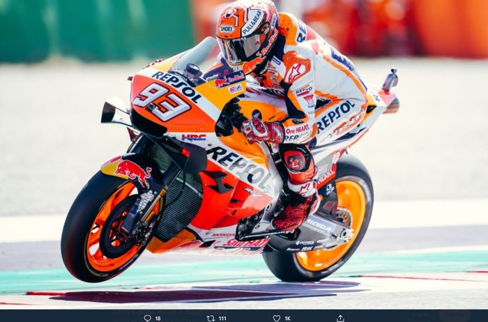 Marc Marquez saat mengendarai motor Honda RC213V.