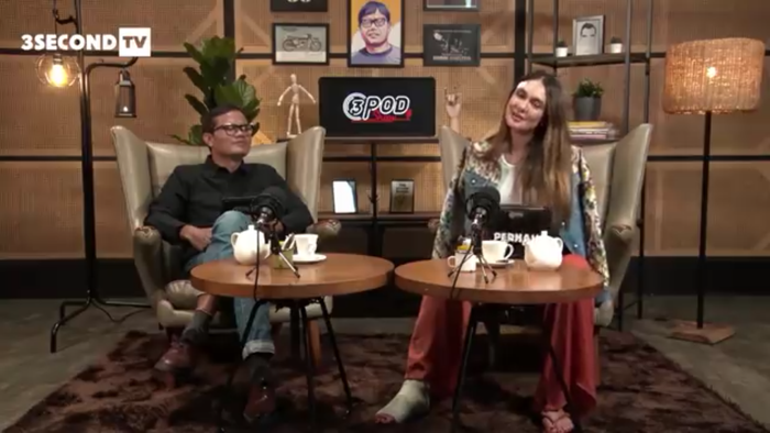 Luna Maya saat berbincang dengan Soleh Solihun