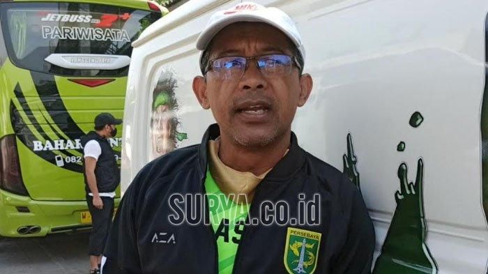 Pelatih Persebaya, Aji Santoso setelah latihan Persebaya di Stadion Pusaka, Wiyung, Surabaya, Senin (14/9/2020).
