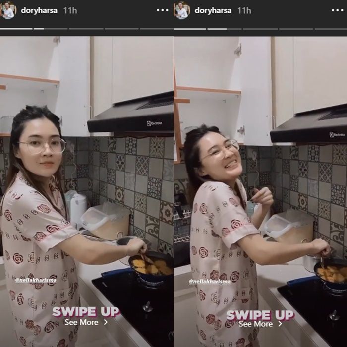 Nella Kharisma saat memasak bakwan