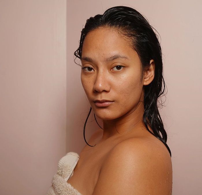 Tampilan Tara Basro habis mandi