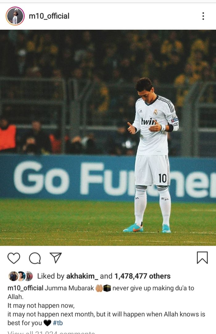 Unggahan Mesut Oezil yang membuat netizen bertanya tanya