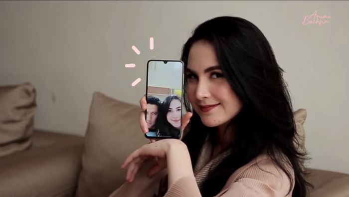 Arumi Bachsin pamerkan foto berdua dengan Emil Dardak