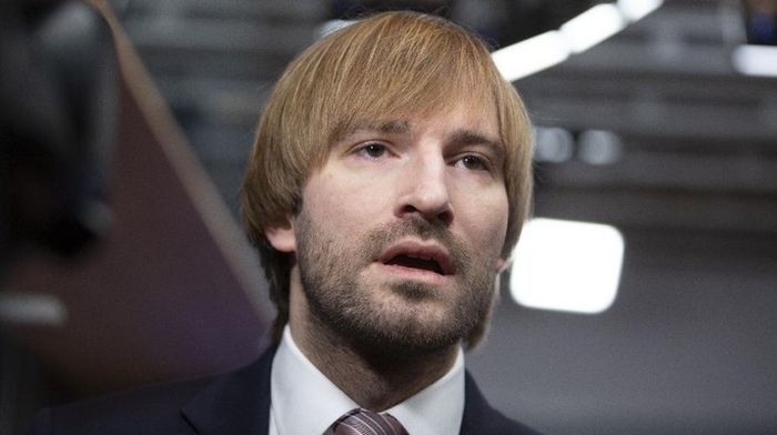 Menteri Kesehatan Republik Ceko Adam Vojtěch mengundurkan diri dari jabatannya, Senin (21/9). 