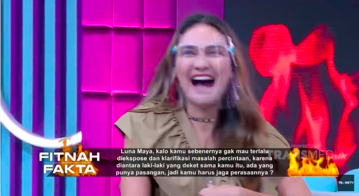 Ekspresi <a href='https://kupang.tribunnews.com/tag/luna-maya' title='Luna Maya'>Luna Maya</a> saat menanyakan status <a href='https://kupang.tribunnews.com/tag/ariel-noah' title='Ariel NOAH'>Ariel NOAH</a> saat ini