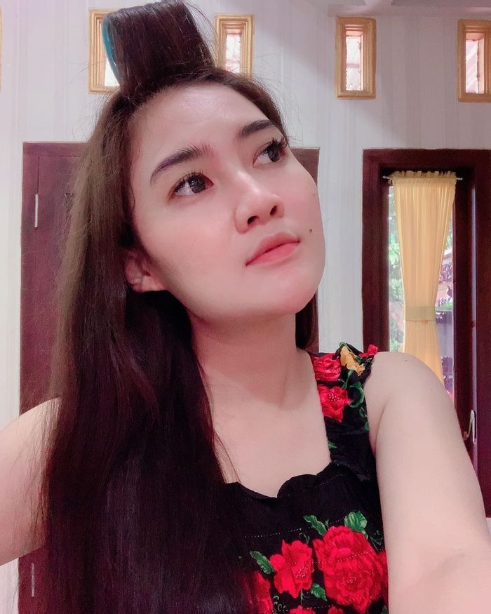 Bak Bumi dan Langit, Begini Foto-foto Perbandingan Rumah Nella Kharisma