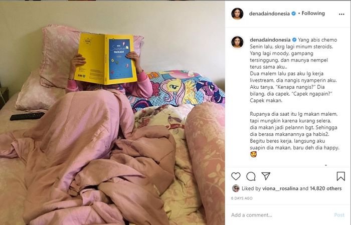 Potret Aisha membaca buku dalam unggahan Denada 