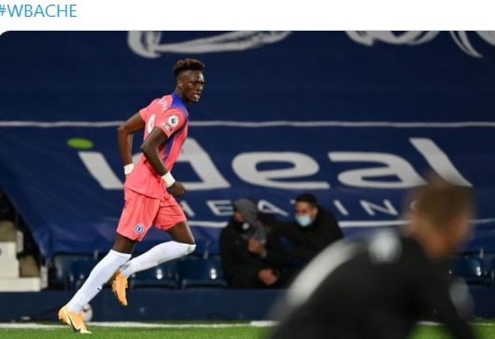 Striker Chelsea, Tammy Abraham, merayakan gol yang dicetak ke gawang West Bromwich Albion dalam laga Liga Inggris di Stadion The Hawthorns, Sabtu (26/9/2020).