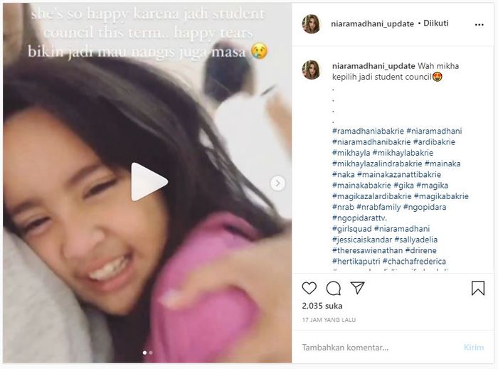 Unggahan Nia Ramadhani merekam momen ketika Mikhayla menangis karena masuk ke daftar OSIS sekolah.