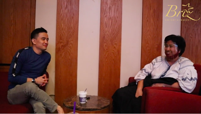 Maya Yunisca selaku producer Deddy's Corner Trans TV yang dipandu Deddy Corbuzier
