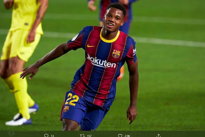 Momen Ansu Fati melakukan selebrasi usai menjebol gawang Villarreal pada laga perdana Barcelona di Liga Spanyol 2020-2021, Minggu (27/9/2020).