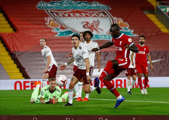Momen terjadinya gol Sadio Mane ke gawang Bernd Leno pada laga Liverpool kontra Arsenal di Stadion Anfield, Senin (28/9/2020).