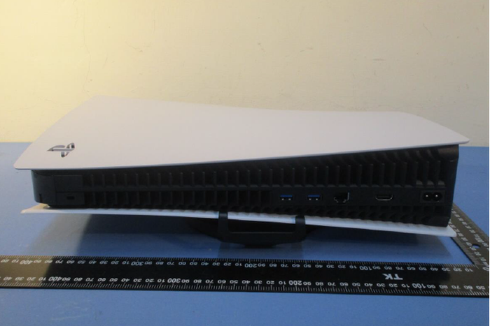PS5 side
