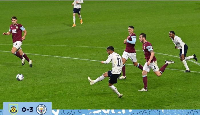 Ferran Torres mencetak gol untuk Manchester City ke gawang Burnley di Piala Liga Inggris.