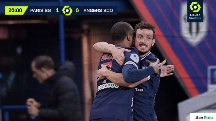 Alessandro Florenzi merayakan gol ke gawang Angers bersama dengan Kylian Mbappe.