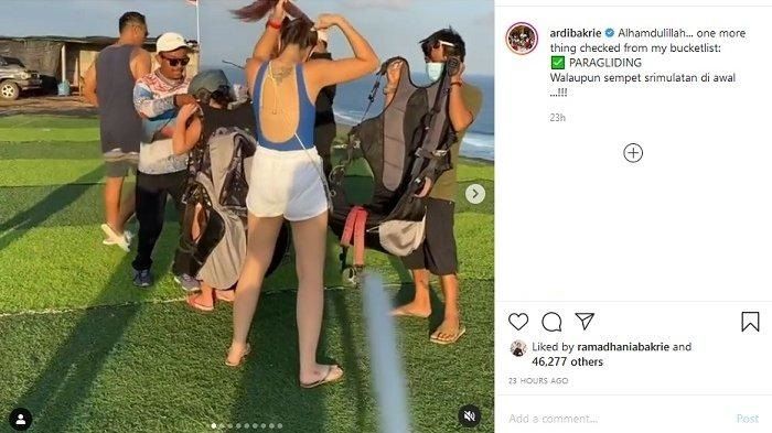 Niat Hati Penuhi Impian sang Istri untuk Paragliding di Bali, Ardi Bakrie Justru Tak Sengaja Bocorkan Penampakan Tato di Punggung Nia Ramadhani hingga Buat Netizen Salah Fokus