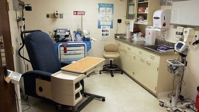 Ward 71 juga memiliki ruang ujian swasta. Secara total, rumah sakit ini memiliki 244 tempat tidur, termasuk 50 tempat tidur ICU