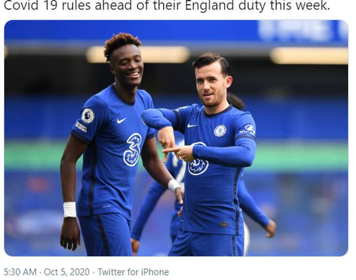 Tammy Abraham (kiri), dan Ben Chilwell, kabarnya telah melakukan pelanggaran COVID-19 bersama dengan Jadon Sancho.