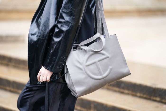 Fakta Unik Tas Telfar Tas Paling Viral di Tahun 2020 Hingga Jadi Rebutan Bak Hermes Birkin Semua Halaman Stylo