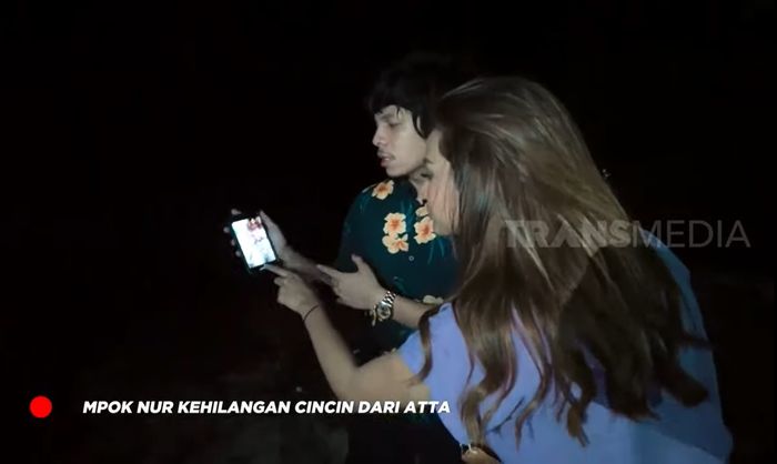 Atta Halilintar dan Aurel Hermansyah mencari cincin