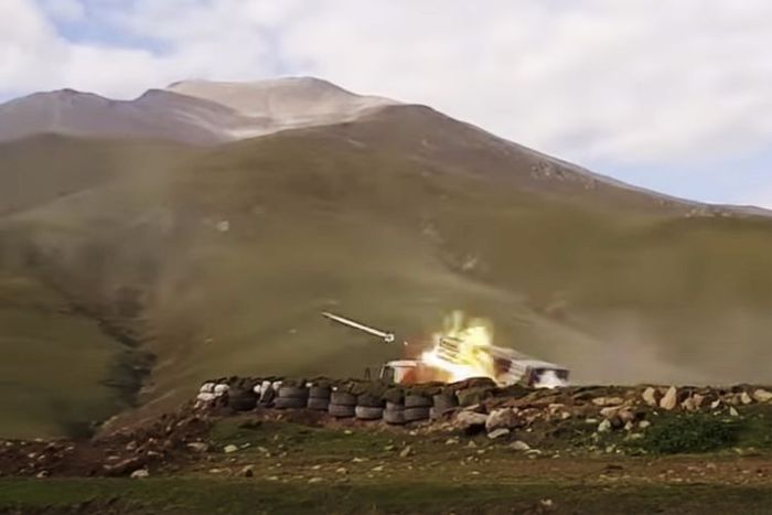 Video images released by the Azerbaijani Defense Ministry on Saturday (3/10/2020) show the Azerbaijani army firing several rockets in a battle against separatists in the Nagorno-Karabakh region. 