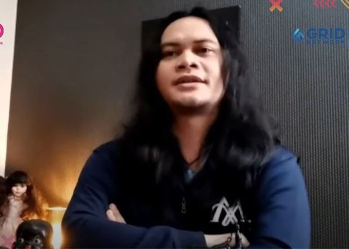 Mbah Mijan saat mengomentari Luna Maya