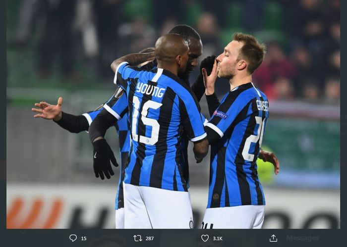 Romelu Lukaku, Christian Eriksen, dan Ashley Young saat merayakan gol Inter Milan.