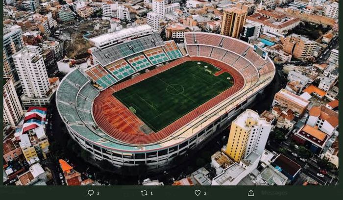 Stadion Hernando Siles, La Paz, kandang timnas Bolivia.