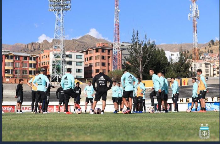 Lionel Messi cs menjalani sesi latihan timnas Argentina jelang duel kontra timnas Bolivia di kualifikasi Piala Dunia 2022.