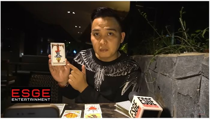 Ahli tarot Hard Gumay