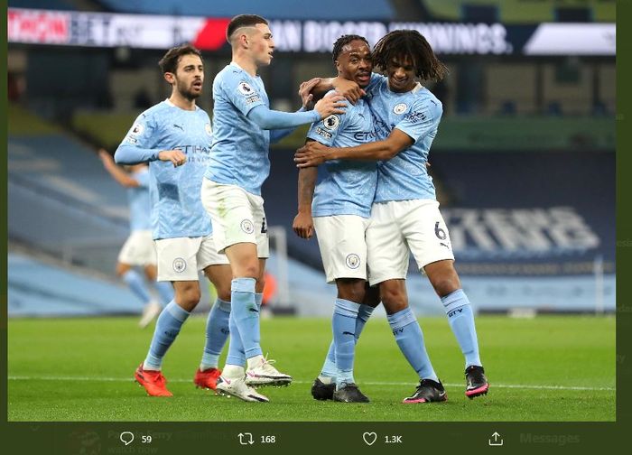 Para pemain Manchester City merayakan gol Raheem Sterling ke gawang Arsenal di partai Liga Inggris di Etihad Stadium, 17 Oktoober 2020.