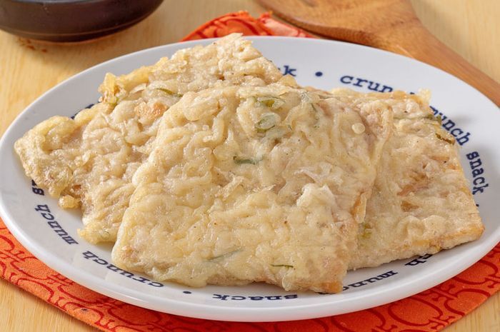 Sajian tempe mendoan untuk camilan malam