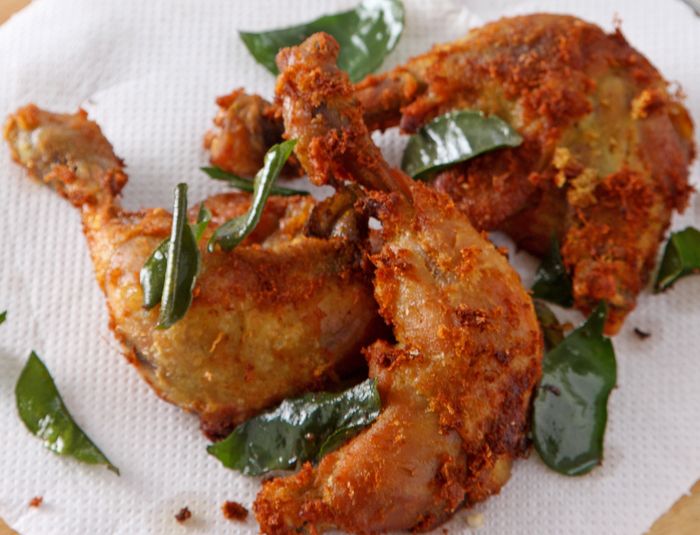 Ayam Goreng di Warteg