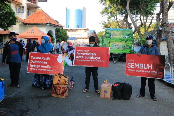 Pasien sembuh saat akan pulang dari asrama haji Surabaya.