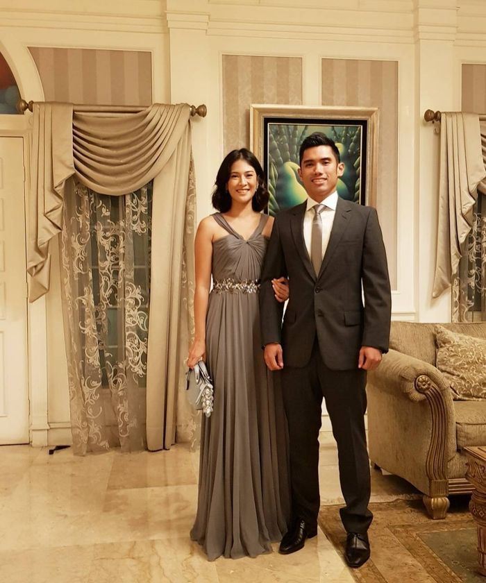 Dian Sastro dan suami