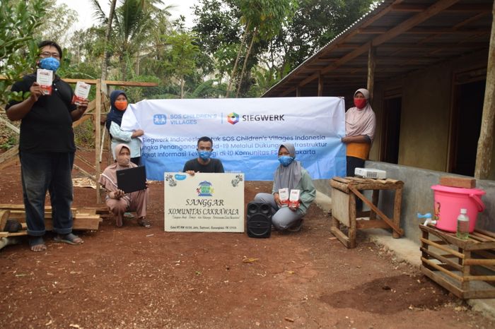 Siegwerk Indonesia, melalui Emergency Response Program Covid-19 Outbreak, memberikan bantuan pendidikan  sekolah online untuk 1306 anak dampingan SOS Children&rsquo;s Villages di Yogyakarta.