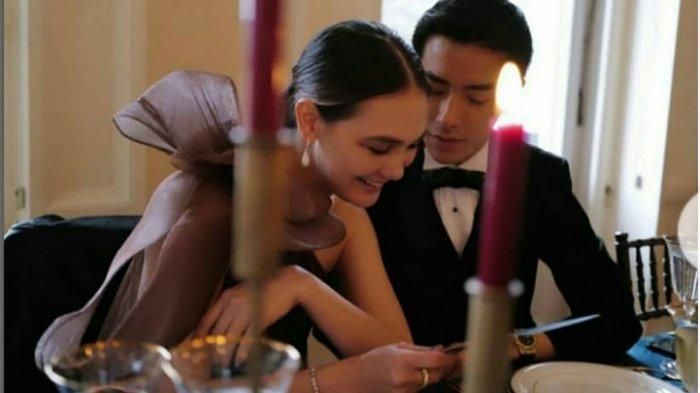 Luna Maya dan Ryochin Pamer Kemesraan