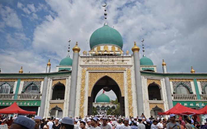 Demi Sumpah 'Sinisme Agama' Xi Jinping di Hadapan para Pimpinan Partai Komunis, Kubah Masjid Ini Dihancurkan Pemerintah China