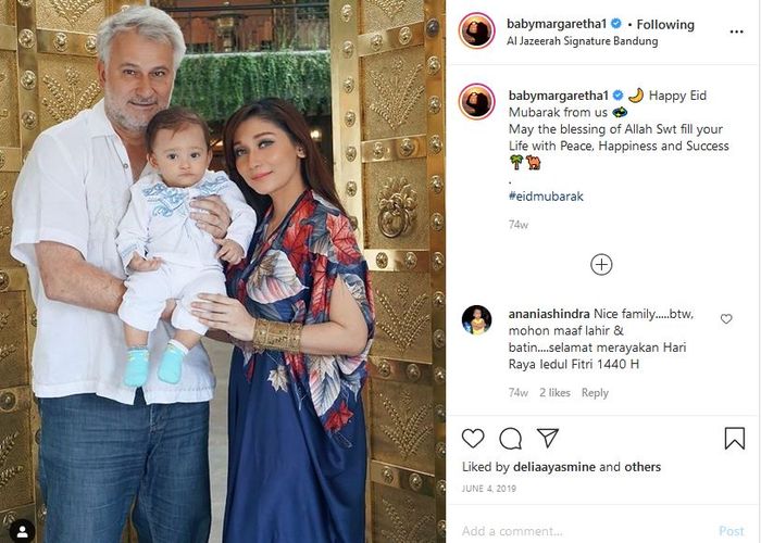 Baby Margaretha bersama suami dan anaknya